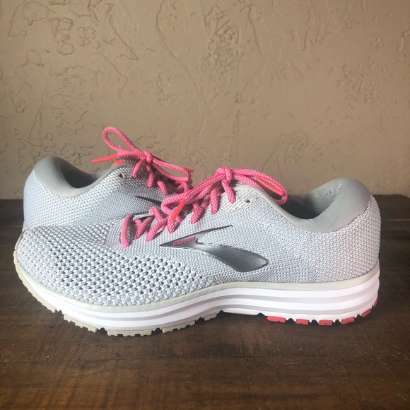 brooks revel 2 women's size 8